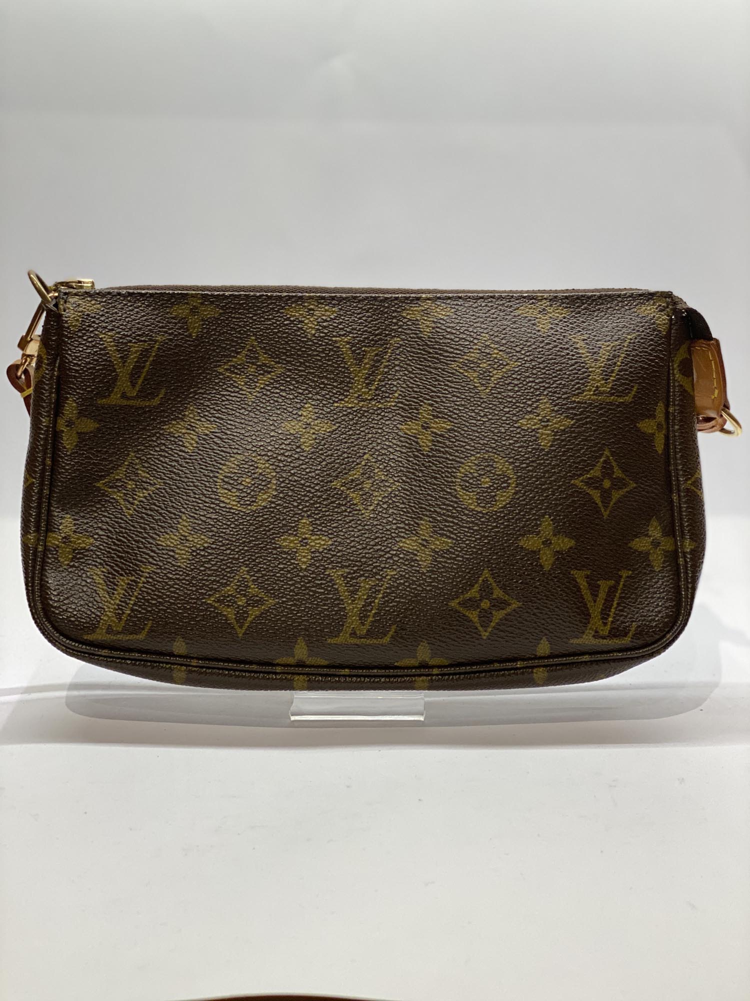 Louis Vuitton Monogram Pochette - Image 3