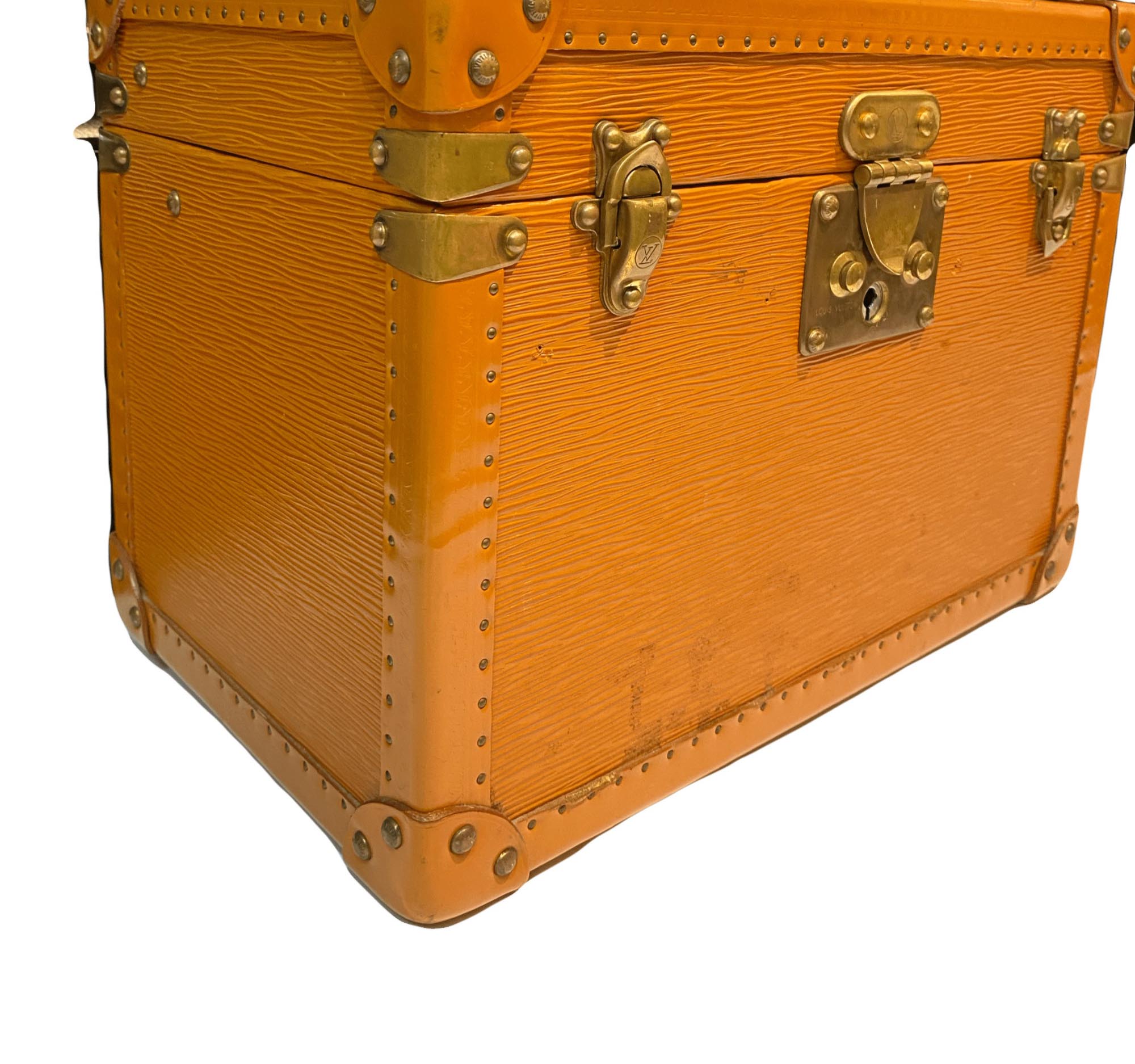 Louis Vuitton Make Up Box Trunk - Image 3