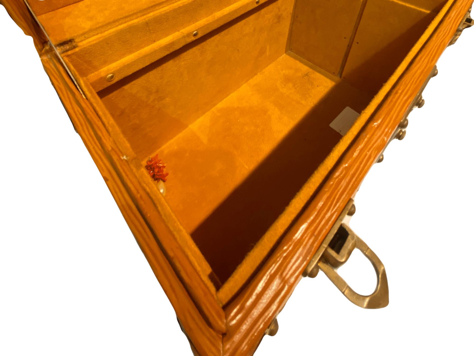 Louis Vuitton Make Up Box Trunk - Image 5