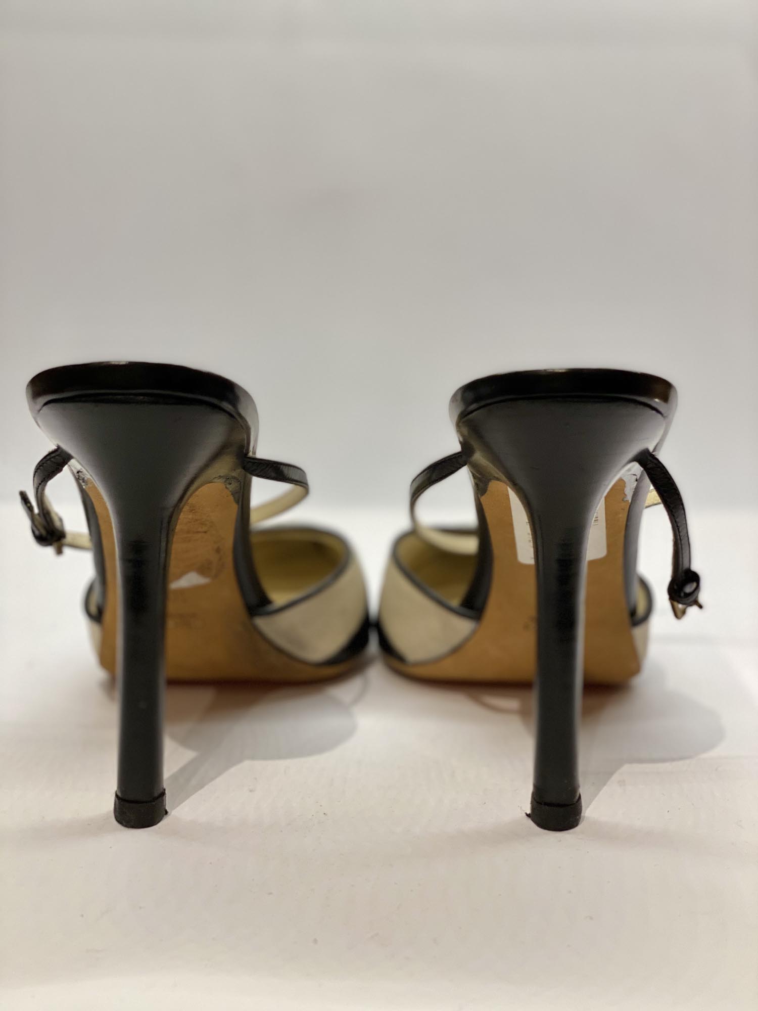 Gucci Canvas Beige Shoes - Image 3