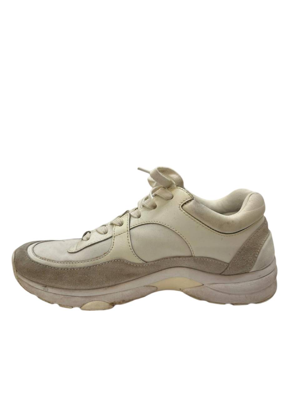 Chanel White Leather CC Logo Sneakers - Image 3